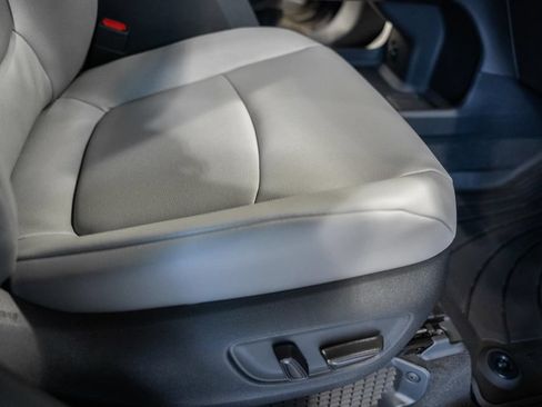 New 2026 Toyota Sienna XLE FWD image 36