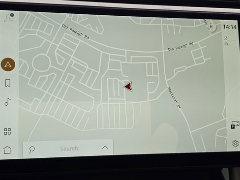 Used 2021 Jaguar F-PACE S image 22