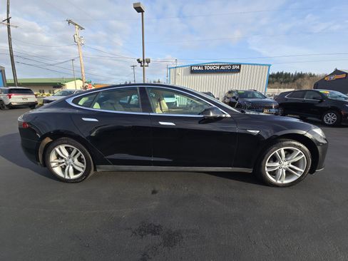 Used 2013 Tesla Model S image 2