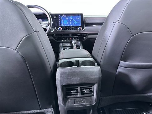 Used 2024 Chevrolet Colorado Z71 w/ Z71 Convenience Package 2 image 22