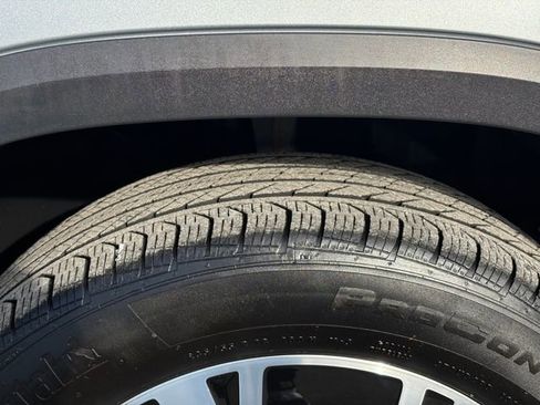 Used 2025 Mercedes-Benz GLA 250 4MATIC image 33