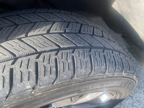 Used 2018 GMC Sierra 1500 SLT w/ SLT Preferred Package image 2