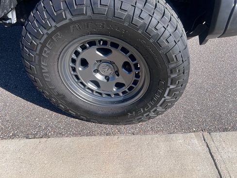 Used 2021 Jeep Wrangler Sport S image 2