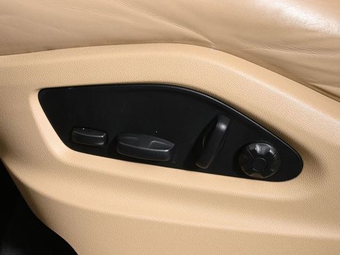 Used 2022 Porsche Cayenne Platinum Edition AWD/4WD image 31