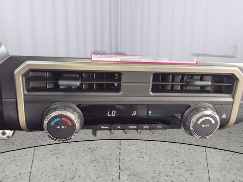 Used 2024 Toyota Tacoma TRD Sport image 34