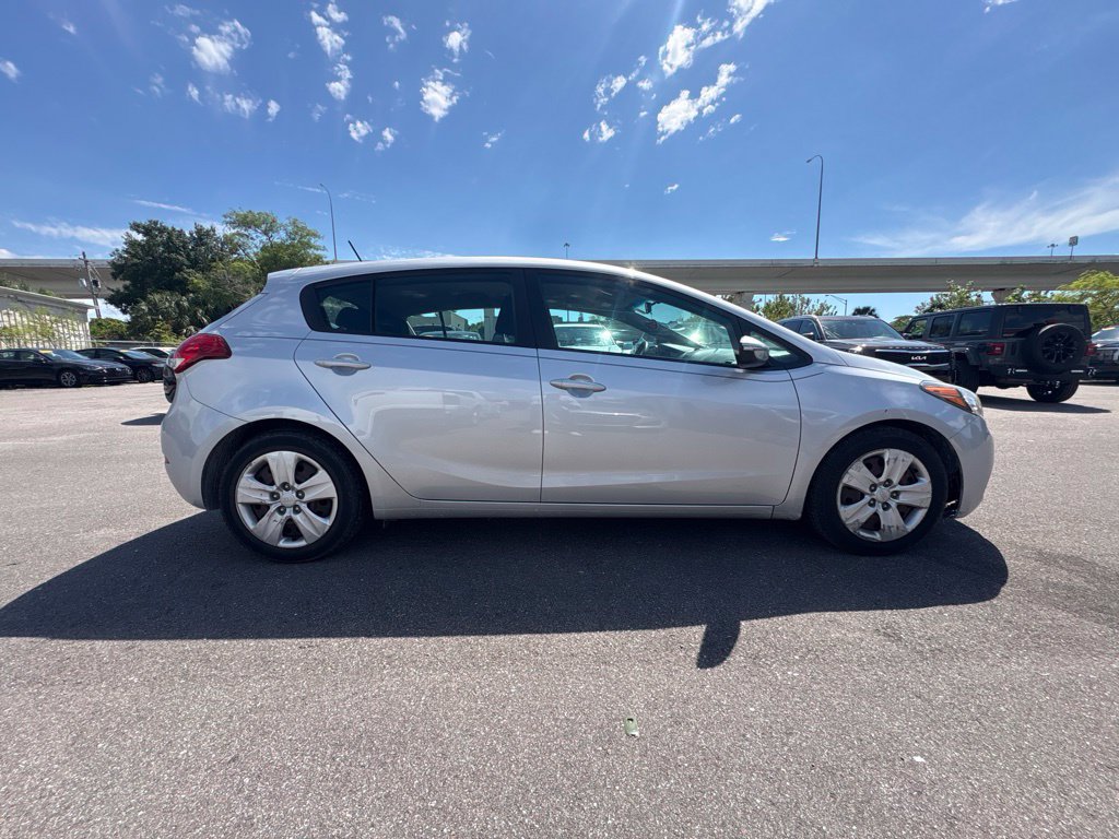 Used 2016 Kia Forte LX FWD image 2