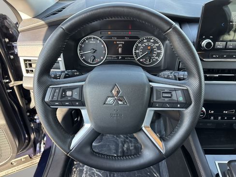Used 2024 Mitsubishi Outlander SE image 30