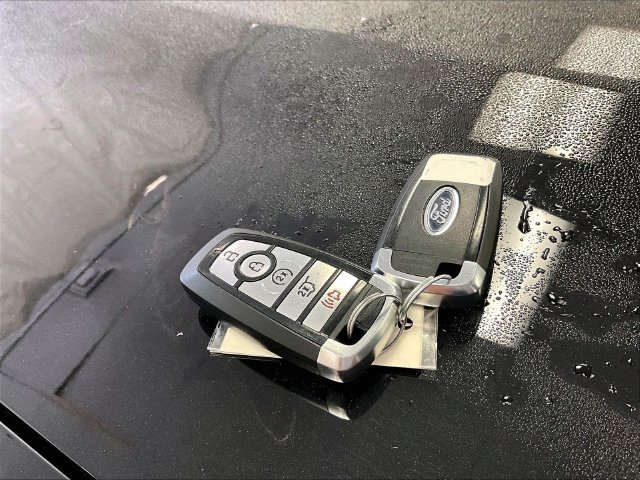 Used 2023 Ford Explorer XLT w/ Equipment Group 202A AWD/4WD image 9