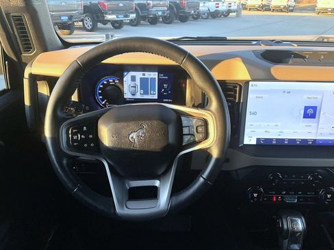 Used 2024 Ford Bronco Wildtrak image 11