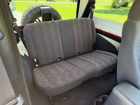 Used 2005 Jeep Wrangler Unlimited AWD/4WD image 24