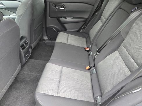 Used 2025 Nissan Rogue SV AWD/4WD image 16