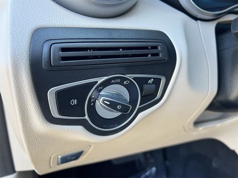 Used 2022 Mercedes-Benz GLC 300 image 15