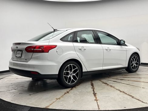Used 2018 Ford Focus SEL FWD image 5