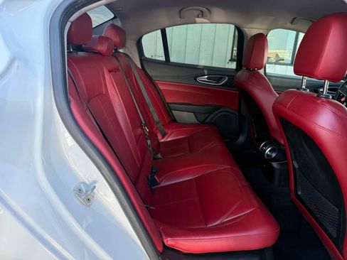 Used 2017 Alfa Romeo Giulia RWD image 10