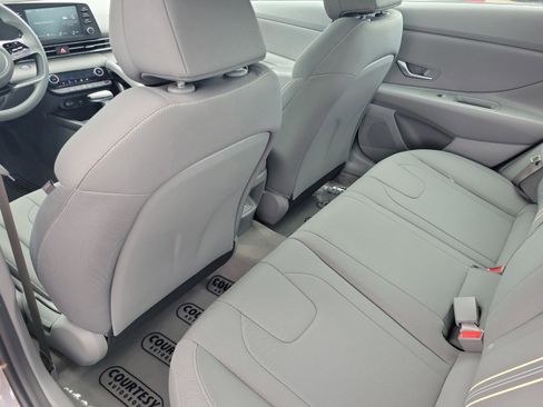 New 2025 Hyundai Elantra Blue image 8