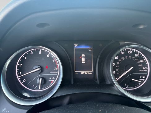 Used 2018 Toyota Camry SE FWD image 13