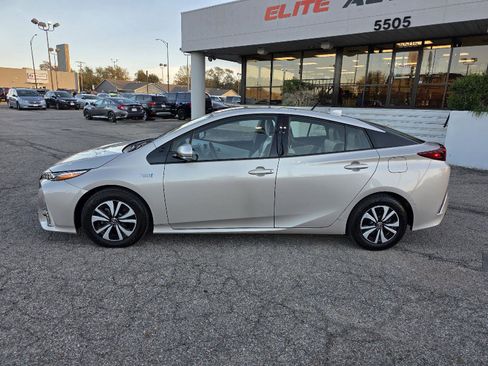 Used 2017 Toyota Prius Prime Plus image 8
