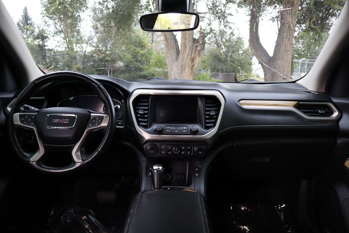 Used 2017 GMC Acadia Denali AWD/4WD image 16