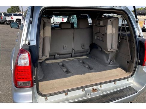 Used 2006 Toyota 4Runner SR5 AWD/4WD image 10