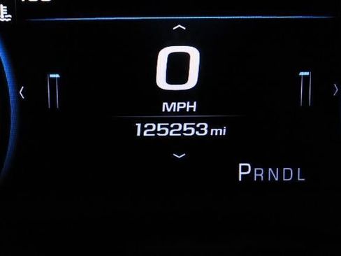 Used 2017 GMC Yukon XL Denali image 16