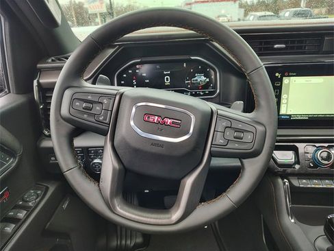 Used 2024 GMC Sierra 1500 AT4 w/ AT4 Preferred Package image 17