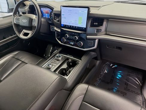 Used 2024 Ford Expedition XLT AWD/4WD image 12