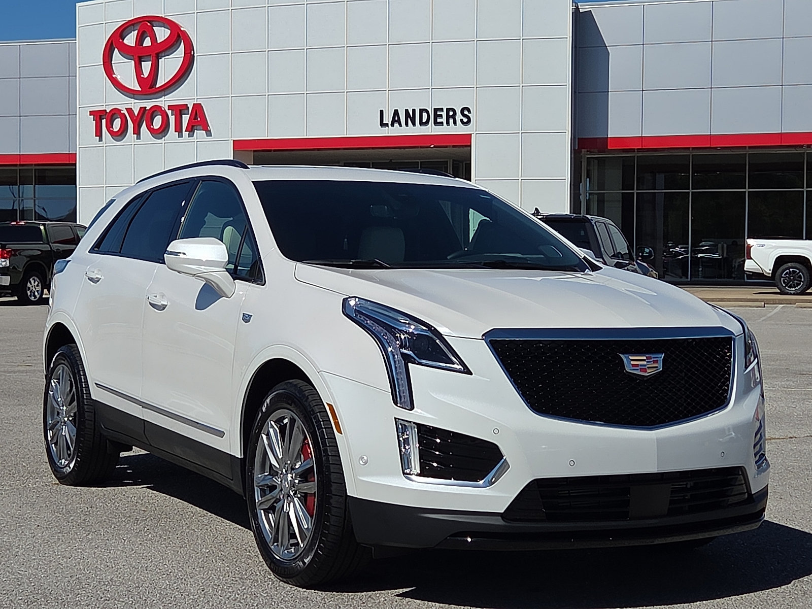 Used 2026 Cadillac XT5 Sportv w/ LPO, Floor Liner Package AWD/4WD image 1