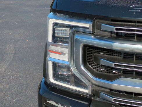 Used 2022 Ford F250 Platinum image 10