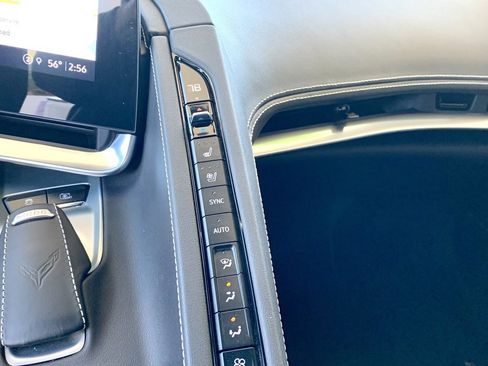 Used 2023 Chevrolet Corvette Stingray w/ Z51 Performance Package image 27