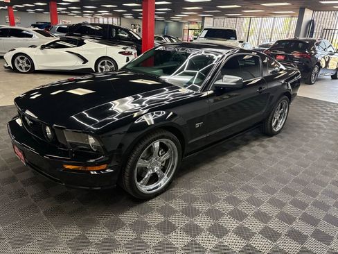 Used 2007 Ford Mustang GT RWD image 7