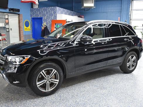 Used 2020 Mercedes-Benz GLC 300 4MATIC w/ Multimedia Package image 9
