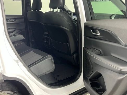 New 2025 Jeep Grand Cherokee Laredo X w/ Luxury Tech Group I image 27