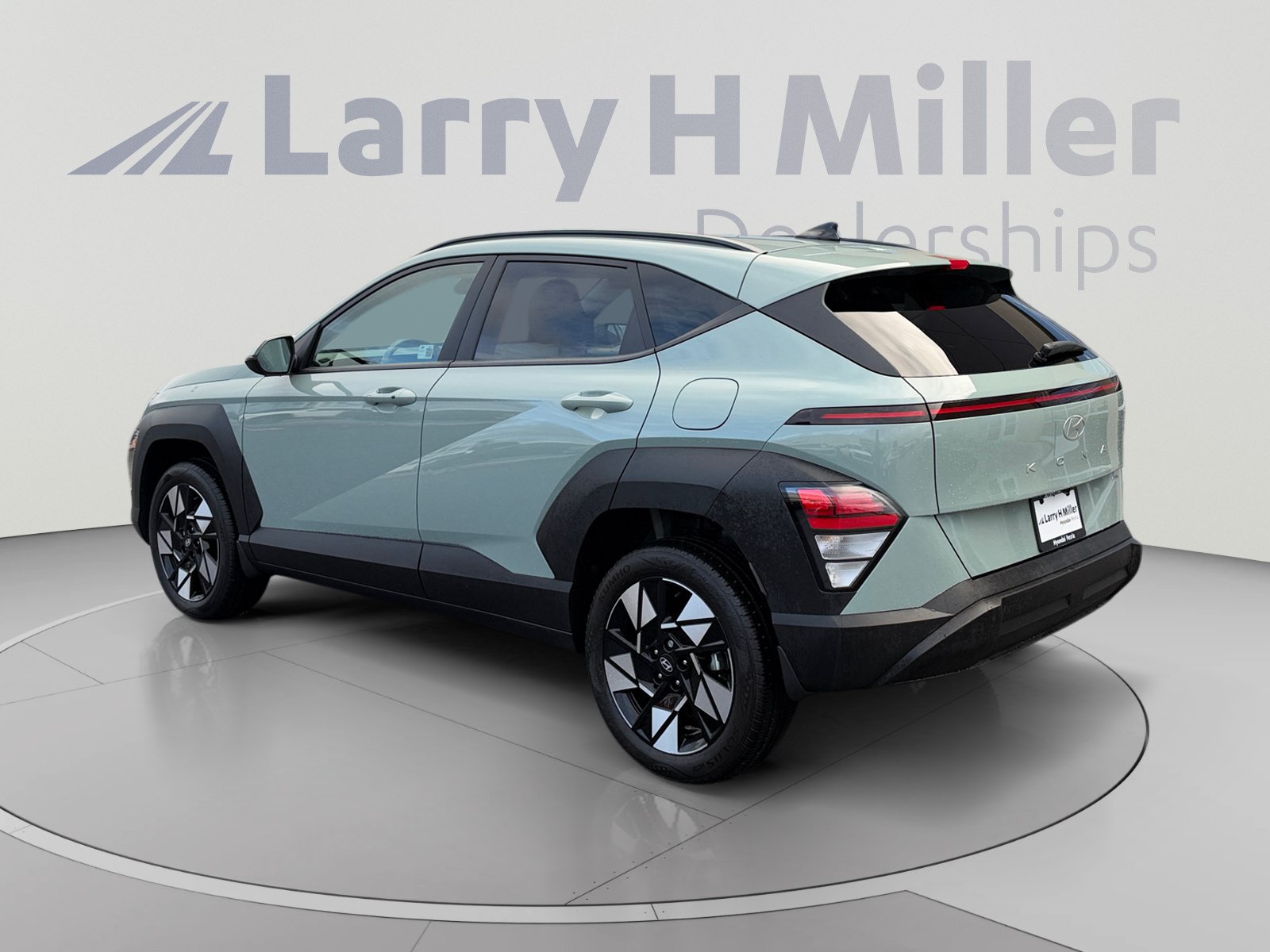 Used 2024 Hyundai Kona SEL AWD/4WD image 3