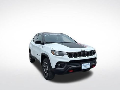 Used 2025 Jeep Compass Trailhawk AWD/4WD image 1