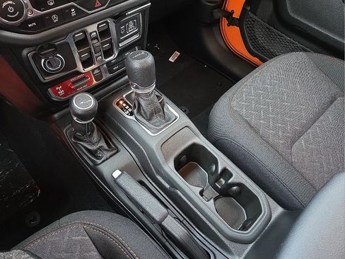 New 2025 Jeep Gladiator Mojave w/ Steel Bumper Group image 25