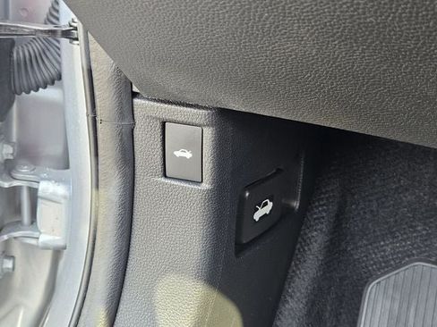 Certified 2025 Honda Accord SE image 21