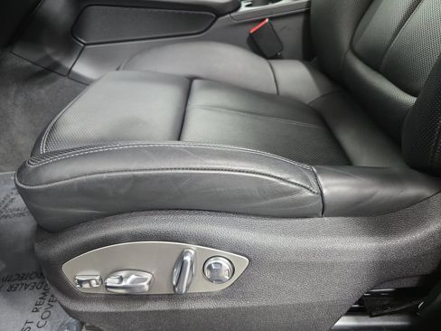 Certified 2026 Porsche Macan AWD/4WD image 23