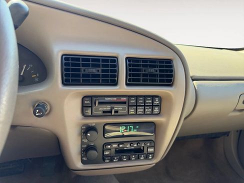 Used 1996 Buick Regal Custom FWD image 13