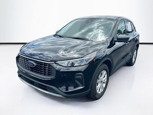 Used 2025 Ford Escape Active w/ Cold Weather Package AWD/4WD image 3
