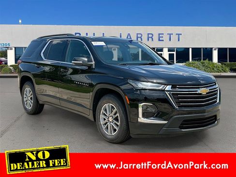 Used 2023 Chevrolet Traverse LT FWD image 1