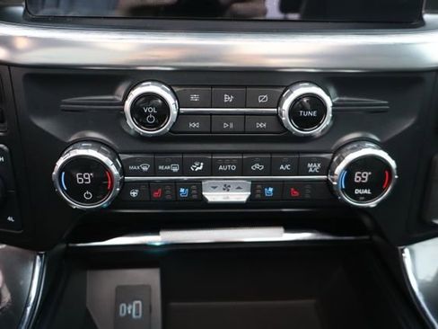 Used 2021 Ford F150 Lariat w/ Equipment Group 502A High image 25