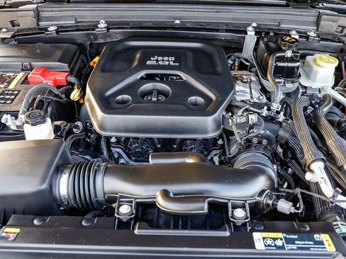 Certified 2023 Jeep Wrangler Unlimited Sahara image 32