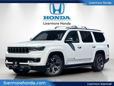 Used 2023 Jeep Wagoneer Series III w/ Preferred Equipment Group AWD/4WD image 1