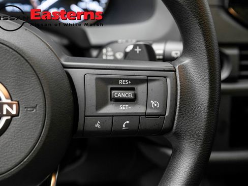 Used 2025 Nissan Pathfinder S image 25