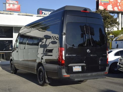 Used 2024 Mercedes-Benz Sprinter 2500 image 3