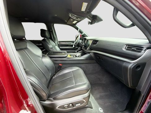 Used 2022 Jeep Wagoneer Series I w/ Convenience Group I AWD/4WD image 17