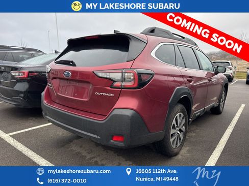 Used 2025 Subaru Outback Premium image 8