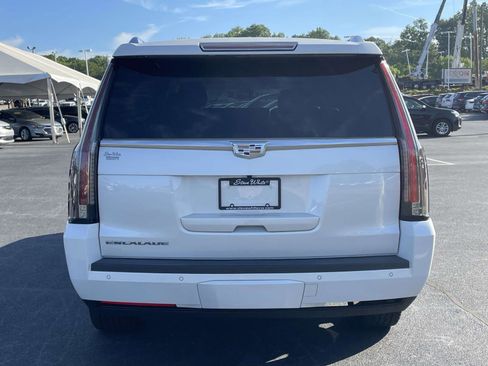 Used 2016 Cadillac Escalade ESV Premium image 6