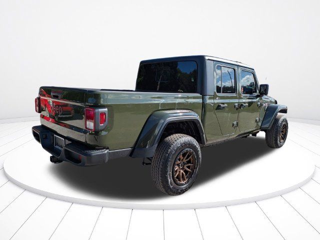 Used 2023 Jeep Gladiator Sport AWD/4WD image 4