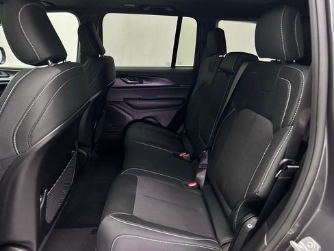 New 2025 Jeep Grand Cherokee Laredo X image 19
